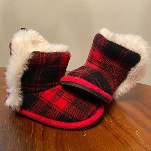 Fluffy Checkered Slippers